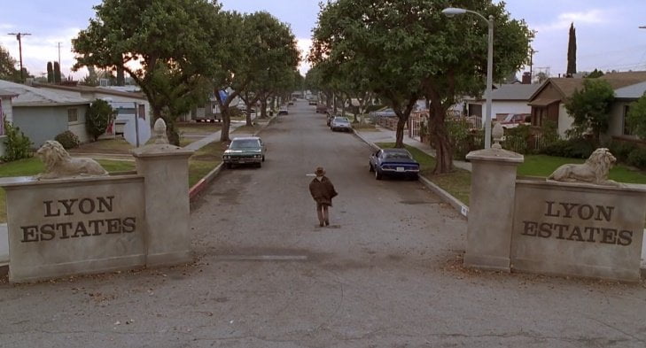 back-to-the-future-part-3-filming-locations-lyon-estates-entrance-1985